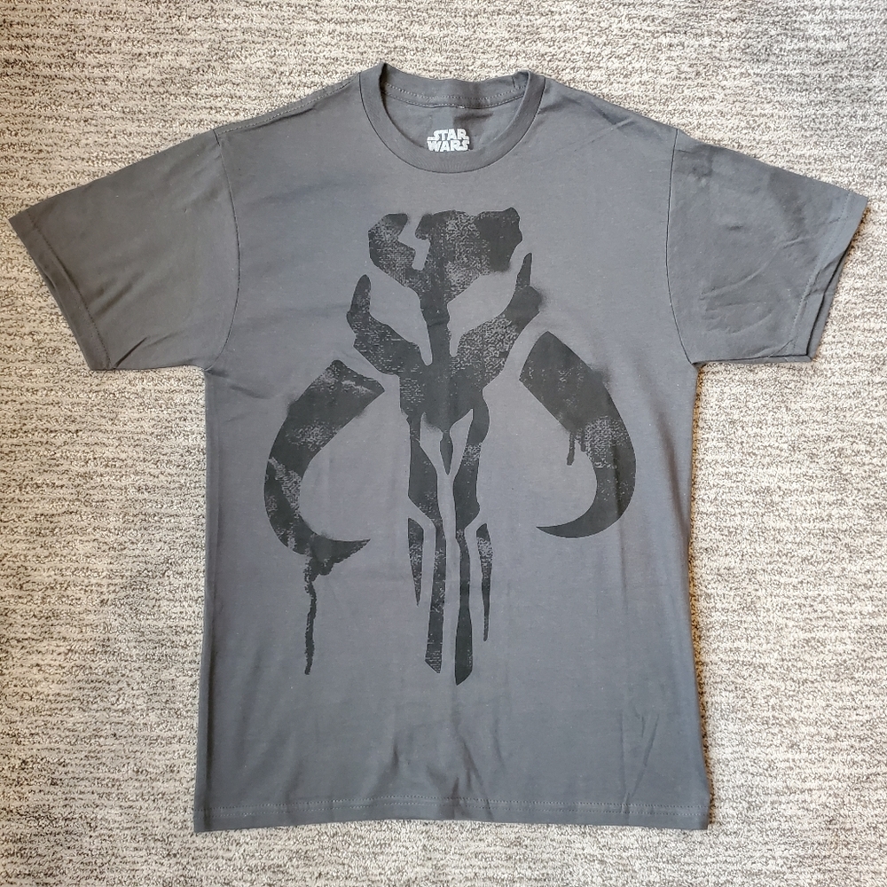 NWOT Star Wars Mandalorian Mythosaur Grey T-Shirt Small